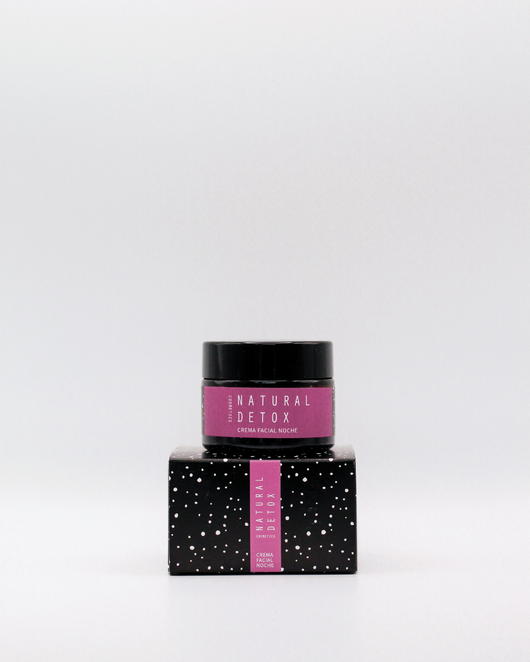 Crema de noche antiarrugas con retinol para regenerar y reafirmar
