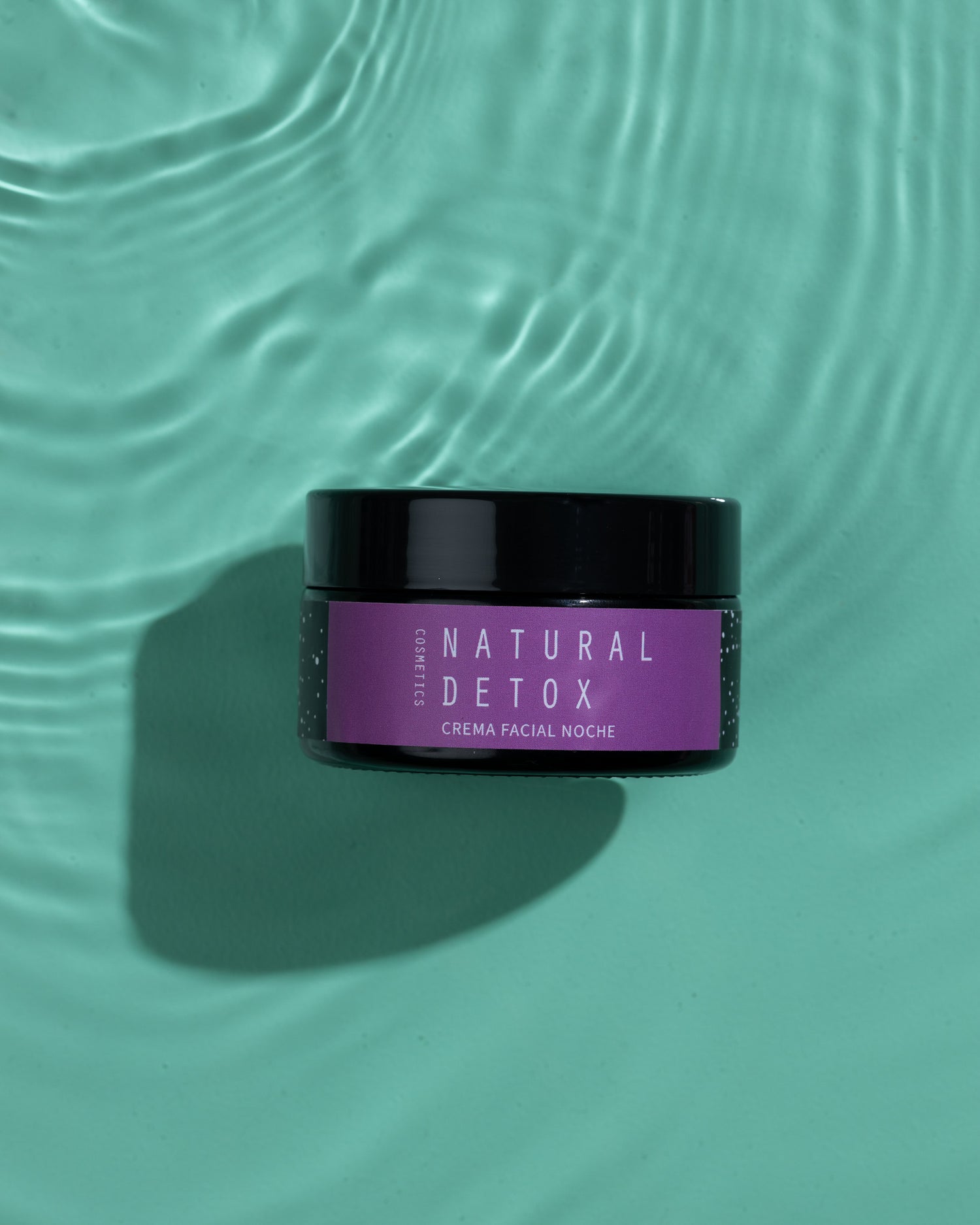 Crema de noche antiarrugas con retinol para regenerar y reafirmar