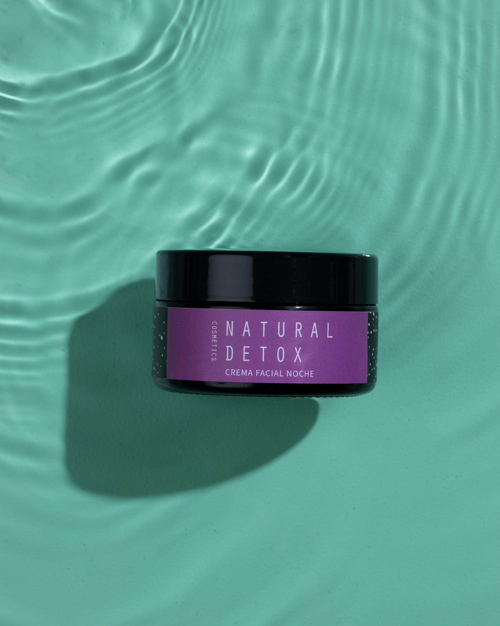 Crema de noche antiarrugas con retinol para regenerar y reafirmar